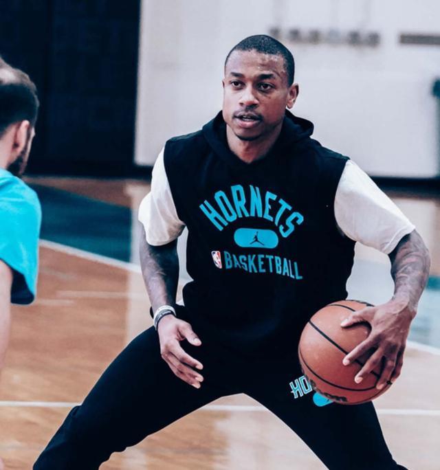 字总是让球 字总是让球