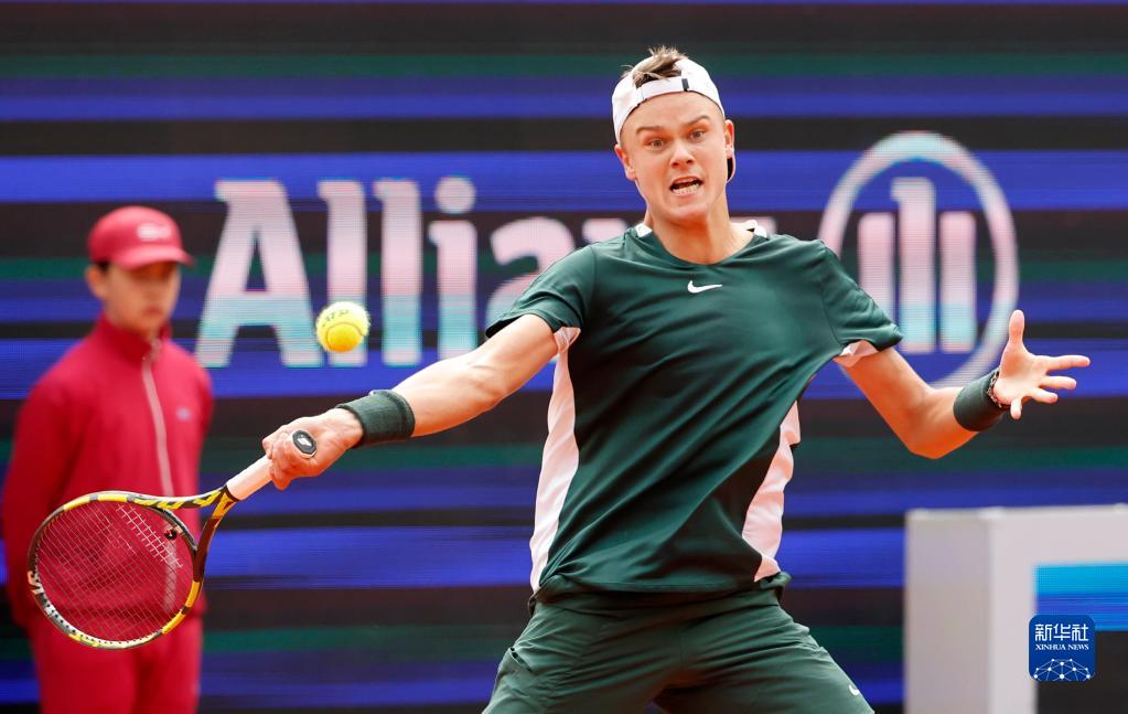 进攻和庆祝 进攻和庆祝