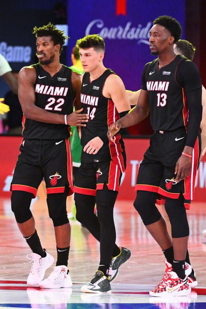 奥的带领下 奥的带领下